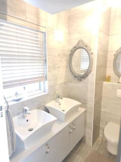 Cape Town, Sea Point, Beautiful 2 Bedroom Apartment @Tucked Away - Città del Capo - 1