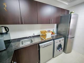 Mangrove Bliss Cozy 2BR Apartment - Abu Dhabi - 8