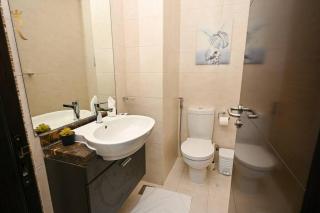 Mangrove Bliss Cozy 2BR Apartment - Abu Dhabi - 7