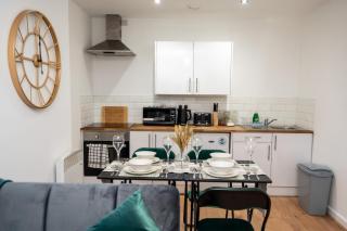 Hayy Apartments Comfort in the Heart of Kirkstall - 3