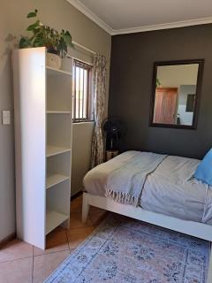 Cozy City Studio Escape - 2