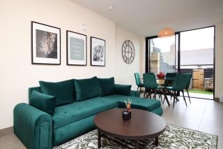 LUXURY 4 Bedroom 4 Ensuite Home in Penarth (Pool Table Games Room & BBQ Garden) with Sea Views - Cardiff - 9