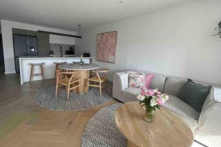 City pad with off street parking - Hobart - 0