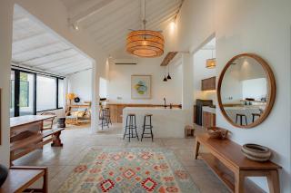 House Sawah - Beautiful & Stylish 3BR Home with Jacuzzi Near Umalas and Seminyak - Kerobokan - 4