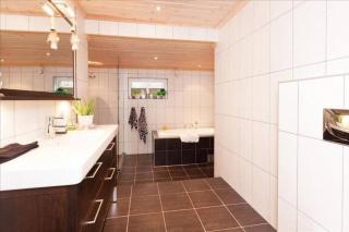 Flott Villa med sjøutsikt Badstue og badestamp - Kristiansand - 3