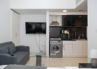 StoneTree - Cozy Studio Apartment in Business Bay - Dubai - 1