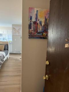Luxury King Bed in Family Friendly Location - Chicago - 4