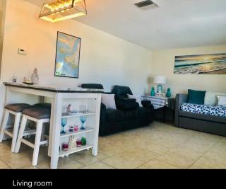 Cozy home with one bedroom - Cape Coral - 3