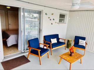 Cozy home with one bedroom - Cape Coral - 2