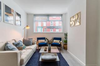 Modern 4bedroom Spacious Family Home - Liverpool - 0