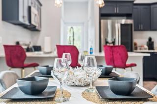 Urban Getaway Brand New 3BD 2BA Pet-Friendly Home Near the River - 3