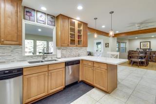 Dog-Friendly Home on Pinetop Lakes Course! - Indian Pine - 4