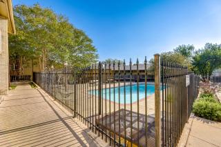Pet-Friendly Austin Condo with Pool, Near Downtown - 8