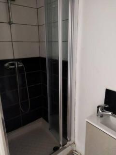 Budgetbnb 35, Sur les toits de Toulon - Tolone - 4