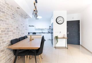 Neat 4BR Apt With Parking-High Floor-Elevator-Mamad - 8
