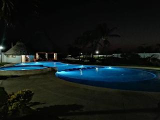 Depto. frente al mar con Club de Playa - Acapulco - 9