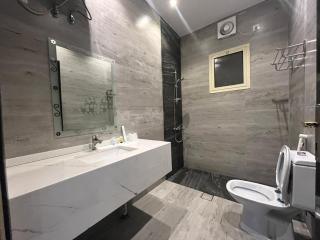 Modern Family Apartments 7 Mins Drive to Al Masjid Nabwi - Glamor - Medina - 8