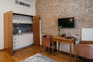CATHEDRAL Old Town Suites - 7