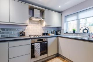 Stunning Designer House with Parking Sleeps 9 by PureStay Short Lets & Serviced Accommodation Liverpool - Litherland - 2