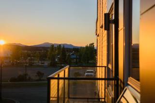 Bright Modern Stylish Condo in heart of Downtown (Center) - Whitehorse - 5