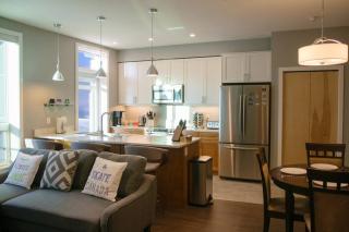 Bright Modern Stylish Condo in heart of Downtown (Center) - Whitehorse - 7