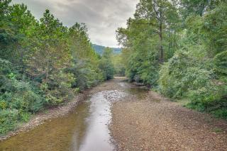 Briceville Cabin with River Access and Mountain Views! - - 9