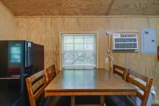 Briceville Cabin with River Access and Mountain Views! - - 2
