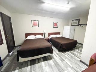 Azure Sky Motel - Fort Scott - 3