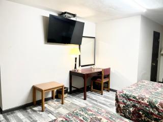 Azure Sky Motel - Fort Scott - 4