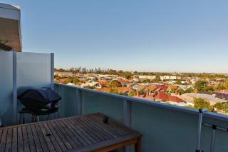 Highview on High St - A Balcony Haven in Northcote - 9