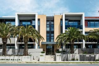 Sun-lit Suburban Stay near Westfield Doncaster - Melbourne - 5