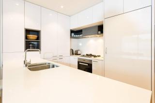 Sun-lit Suburban Stay near Westfield Doncaster - Melbourne - 3