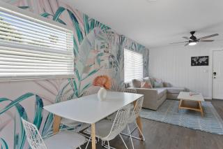 5 min Beaches~Mini Golf~Pool Table~Pets~KING BED + - Largo - 5