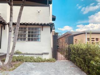 New Miami Boutique, by Calle Ocho and South Beach! - Miami - 9