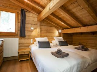Chalet 4* pour 15 pers. avec jacuzzi, balcon et poêle à bois, proche du télécabine du Linga et Super-Châtel - FR-1-676-26 - 6