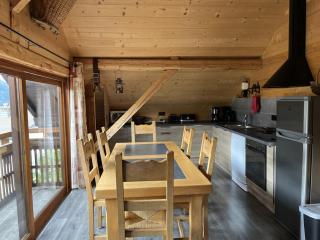 Appartement Lumineux 3 Pièces avec Balcon, Parking, et Équipements Famille à Châtel - FR-1-676-46 - Châtel - 0