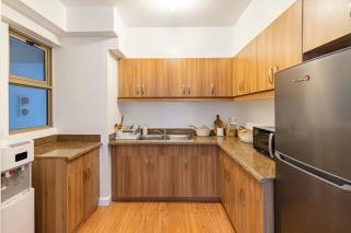 Bohemian Inspired 2 Bedroom Inspired Condo with Fast WIFI Near BGC - Manila - 3