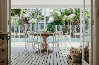 The Beach House, 25 Tomaree Road - fantastic house with pool, linen - Shoal Bay - 7