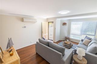 Small dog friendly 4-49 Bonito St - air con & Wi-Fi - 2