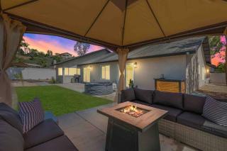 Vineyard Chic Oasis: Modern Elegance near Temecula Wineries - 4
