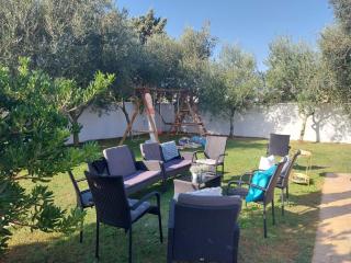 Villa VEDORNA - large luxury house with pool, wellness room with jacuzzi & sauna, game room, children's playground & bbq, Pomer, Istria - Pomer - 5