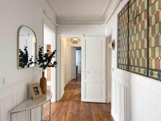 Charming 3 bedroom Haussmannien apartment in 17th - París - 2