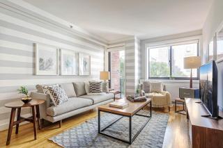 Chelsea 1BR w Gym Balcony Doorman NYC-19 - 9