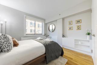 Chelsea 1BR w Gym Balcony Doorman NYC-19 - 4
