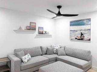 4B2.5B Family Getaway w Pool BBQ - Gold Coast - 9