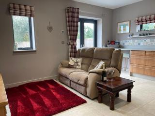 The Paddocks - Spacious annexe with rural outlook. - 2