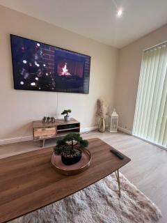 Pinfold Court Apartments - Knowsley - 4
