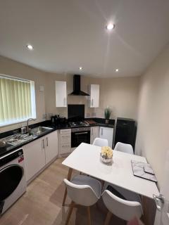Pinfold Court Apartments - Knowsley - 2