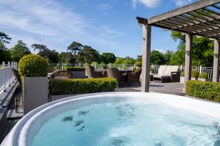 Chewton Glen Hotel - an Iconic Luxury Hotel - 1