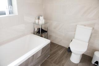 Modern 3BR Apartment with Balcony - Close to Limestone Heritage Park - 4